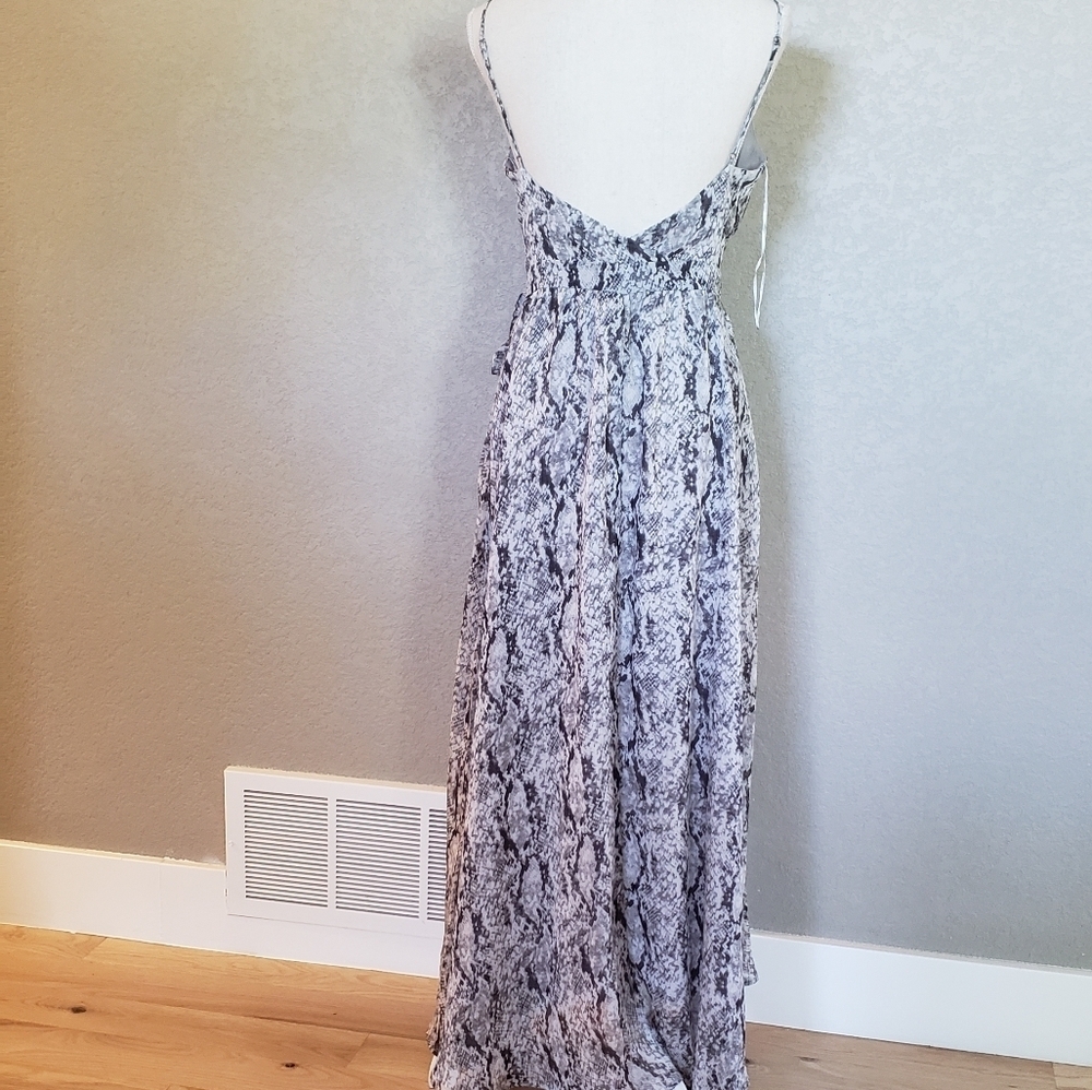 Astr The Label snake print maxi wrap dress size Medium - Picture 10 of 13